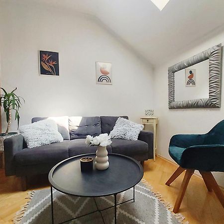 Zara Apartment With Terrace Near Old Town Мостар Екстериор снимка