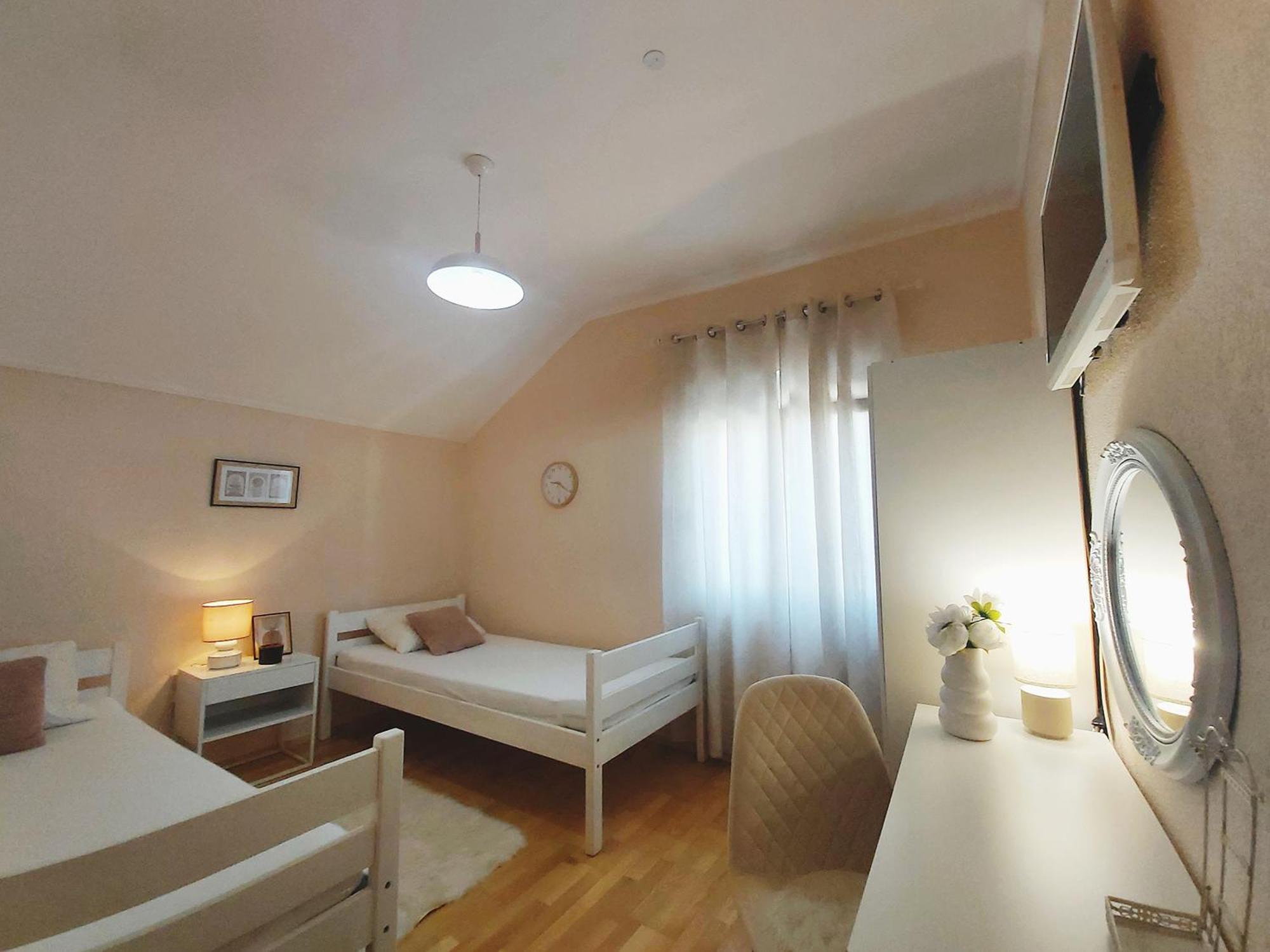 Zara Apartment With Terrace Near Old Town Мостар Екстериор снимка