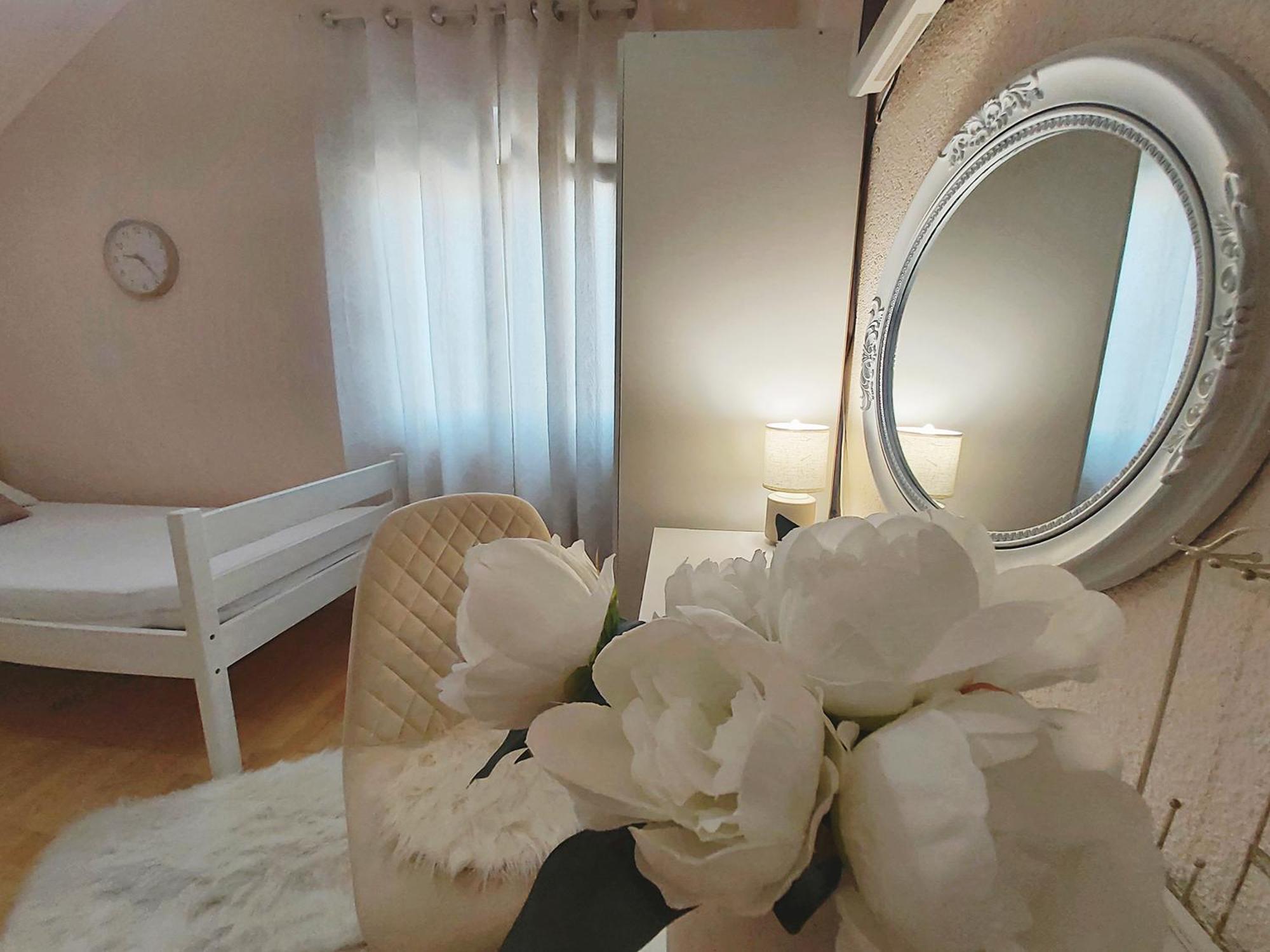 Zara Apartment With Terrace Near Old Town Мостар Екстериор снимка