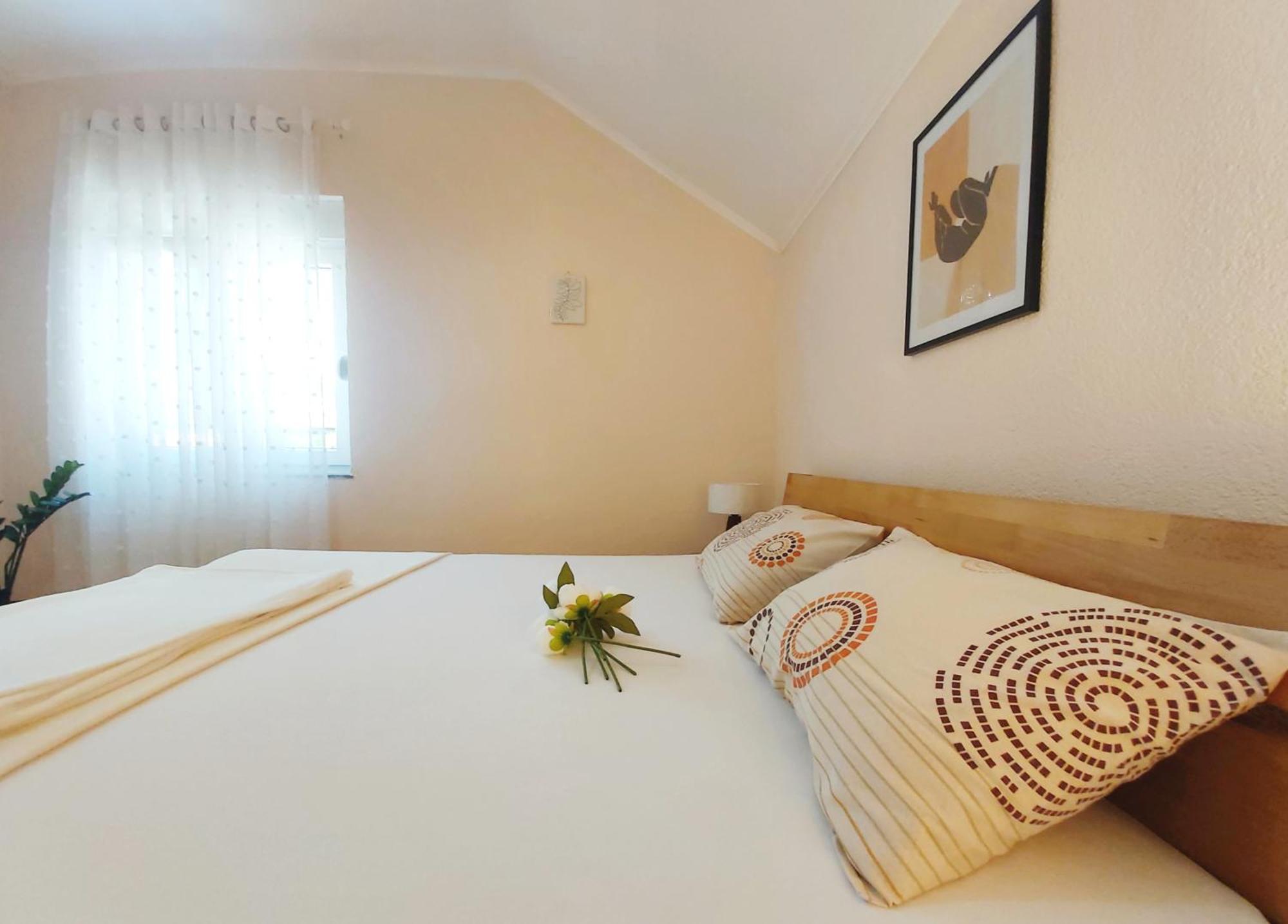 Zara Apartment With Terrace Near Old Town Мостар Екстериор снимка