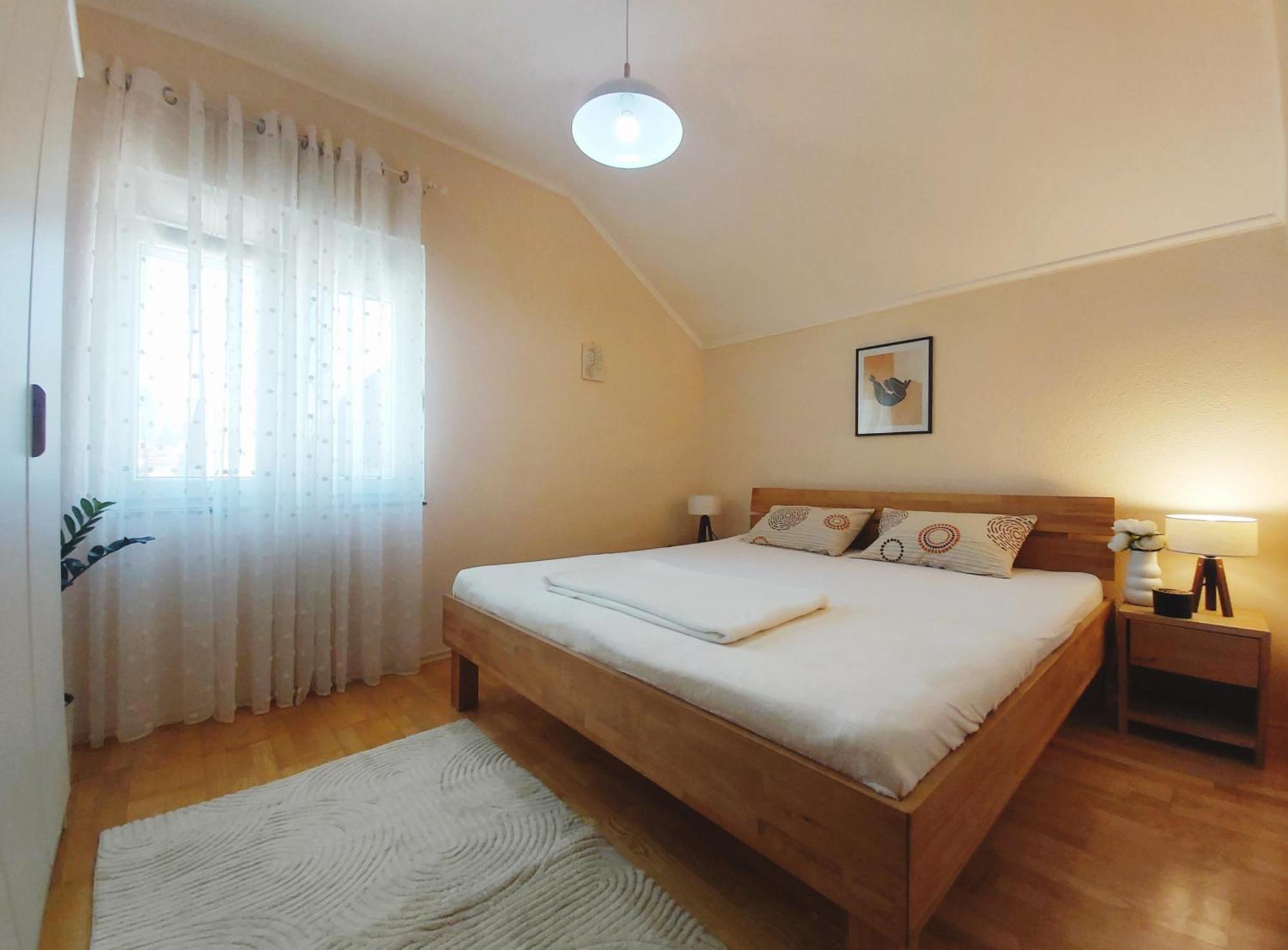 Zara Apartment With Terrace Near Old Town Мостар Екстериор снимка
